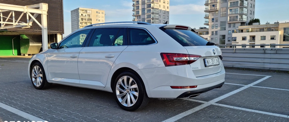 Skoda Superb cena 121900 przebieg: 66369, rok produkcji 2018 z Warszawa małe 742
